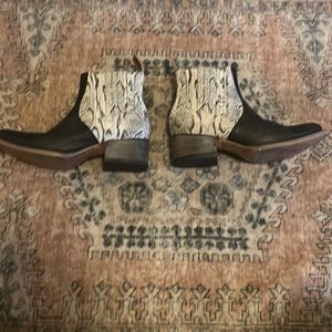 Freebird Salamanca’s size 8 all leather with snake skin design worn once.